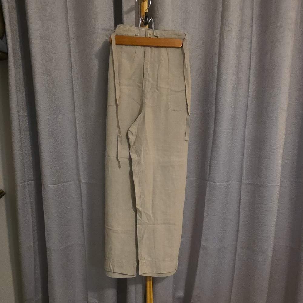 Women's Linen Tan Capris